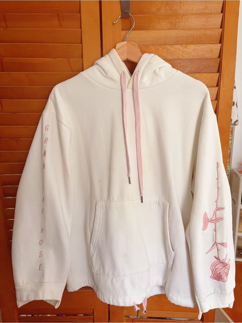 White Thick Hoodie M | Pink Rose Embroidery Cozy Sweatshirt